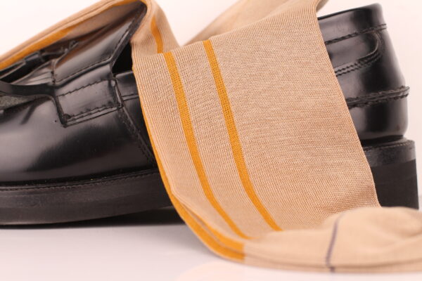 BEIGE DOTS COTTON OVER THE CALF SOCKS - Image 3