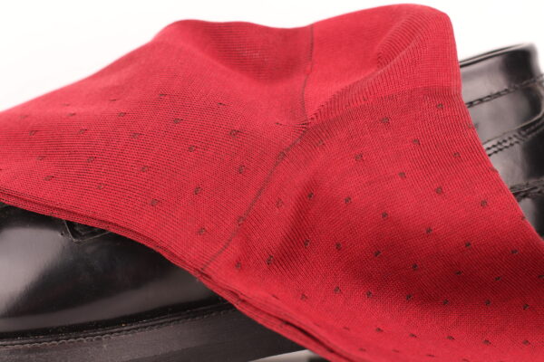BURGUNDY PIN DOTS MID CALF SOCKS - Image 3