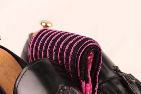 NEW ! PINK BLACK SHADOW STRIPED COTTON SOCKS - Image 2